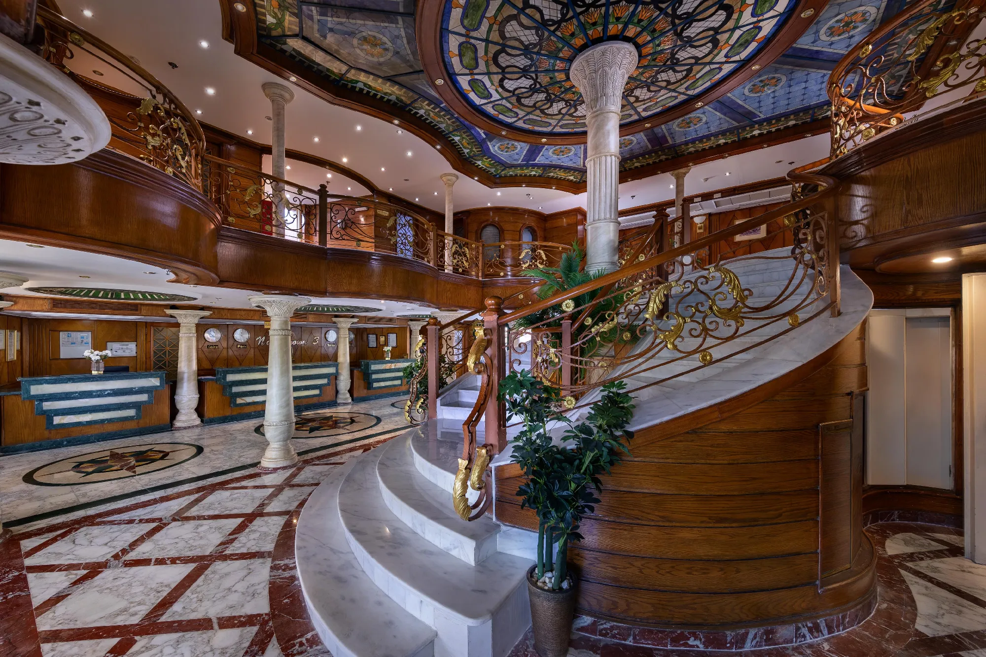 Nilkreuzfahrt & Baden 5***** Nile Crown III & 5***** Hotel Mövenpick Resort & Spa El Gouna