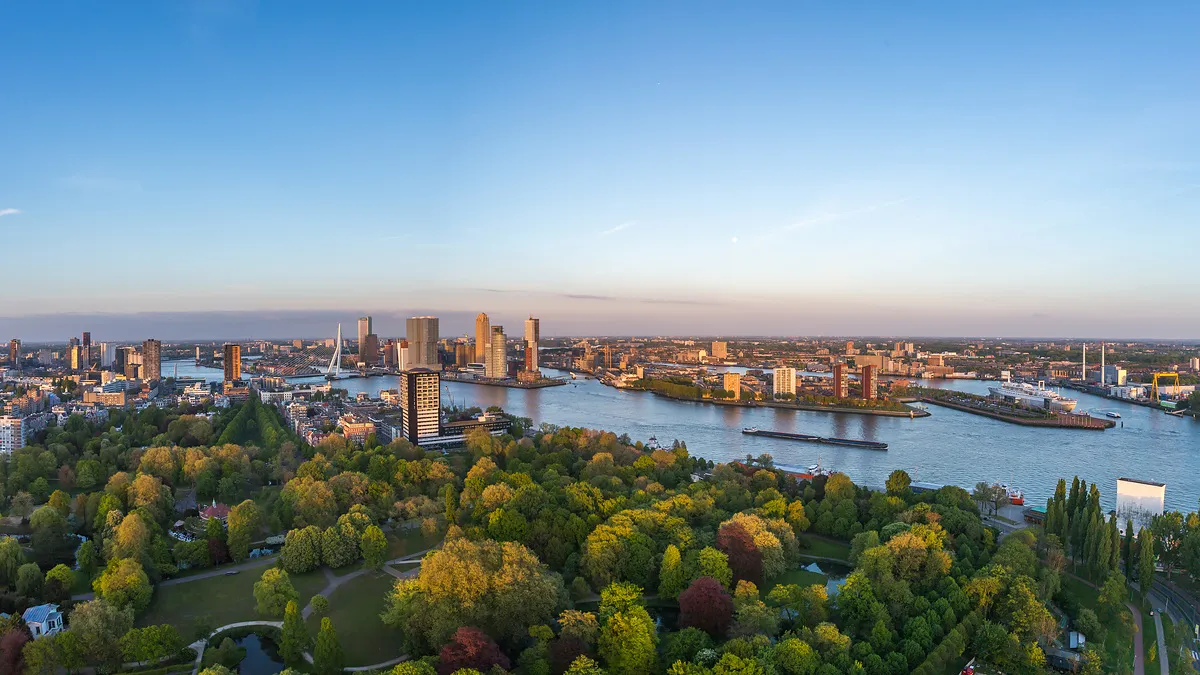 Belgien & Holland | Flug ab/bis Wien| Zug- & Busrundreise