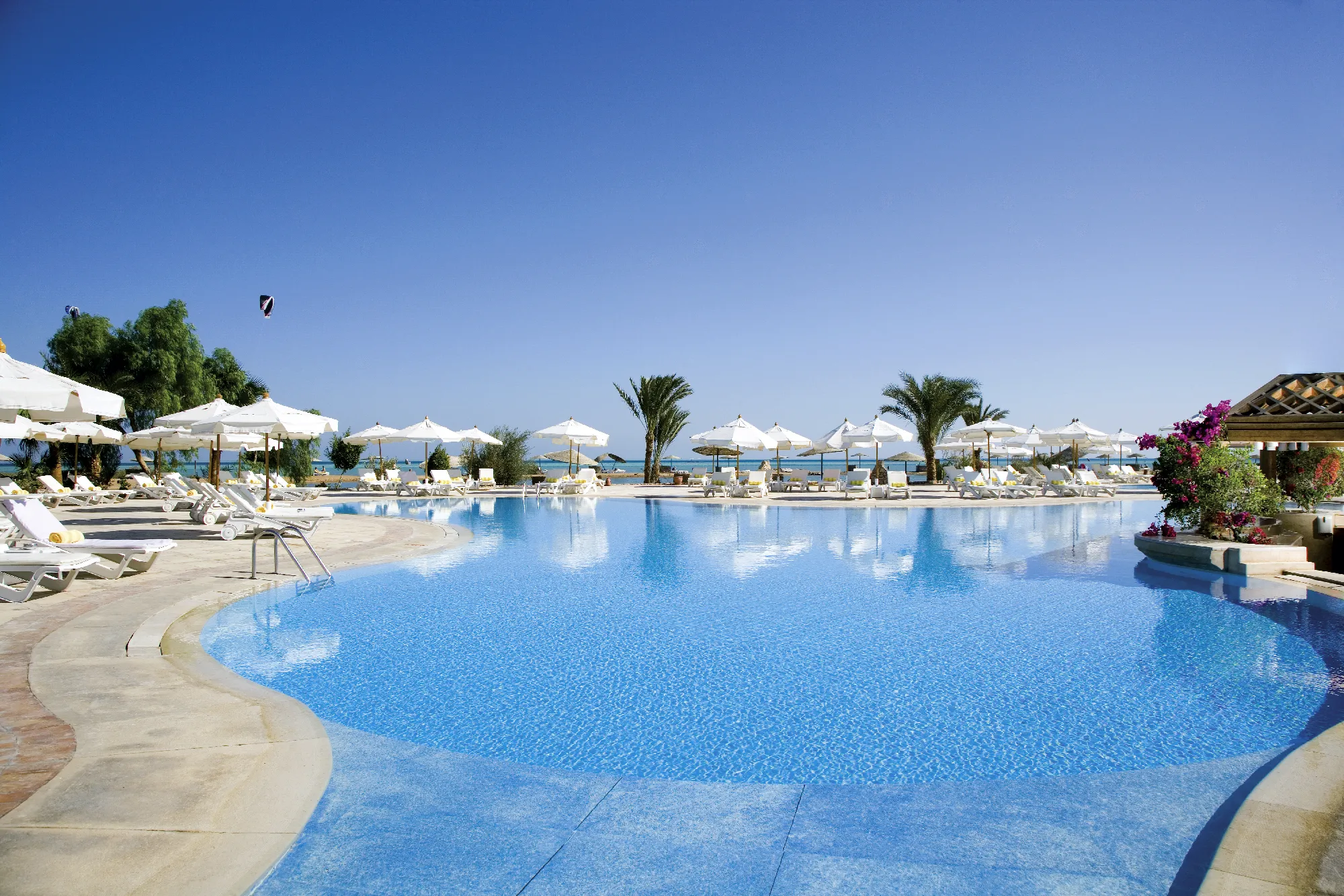Nilkreuzfahrt & Baden 5***** Nile Crown III & 5***** Hotel Mövenpick Resort & Spa El Gouna