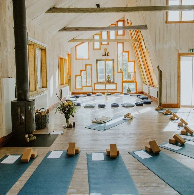 Retreat in Schweden | Klang, Atem & Rituale im nordischen Herbst