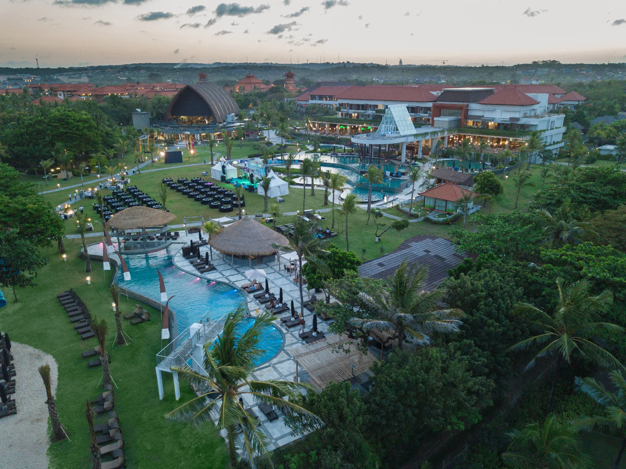 Bali | Hotel Merusaka Nusa Dua ***** | Badereise inkl. Flug ab/bis Wien