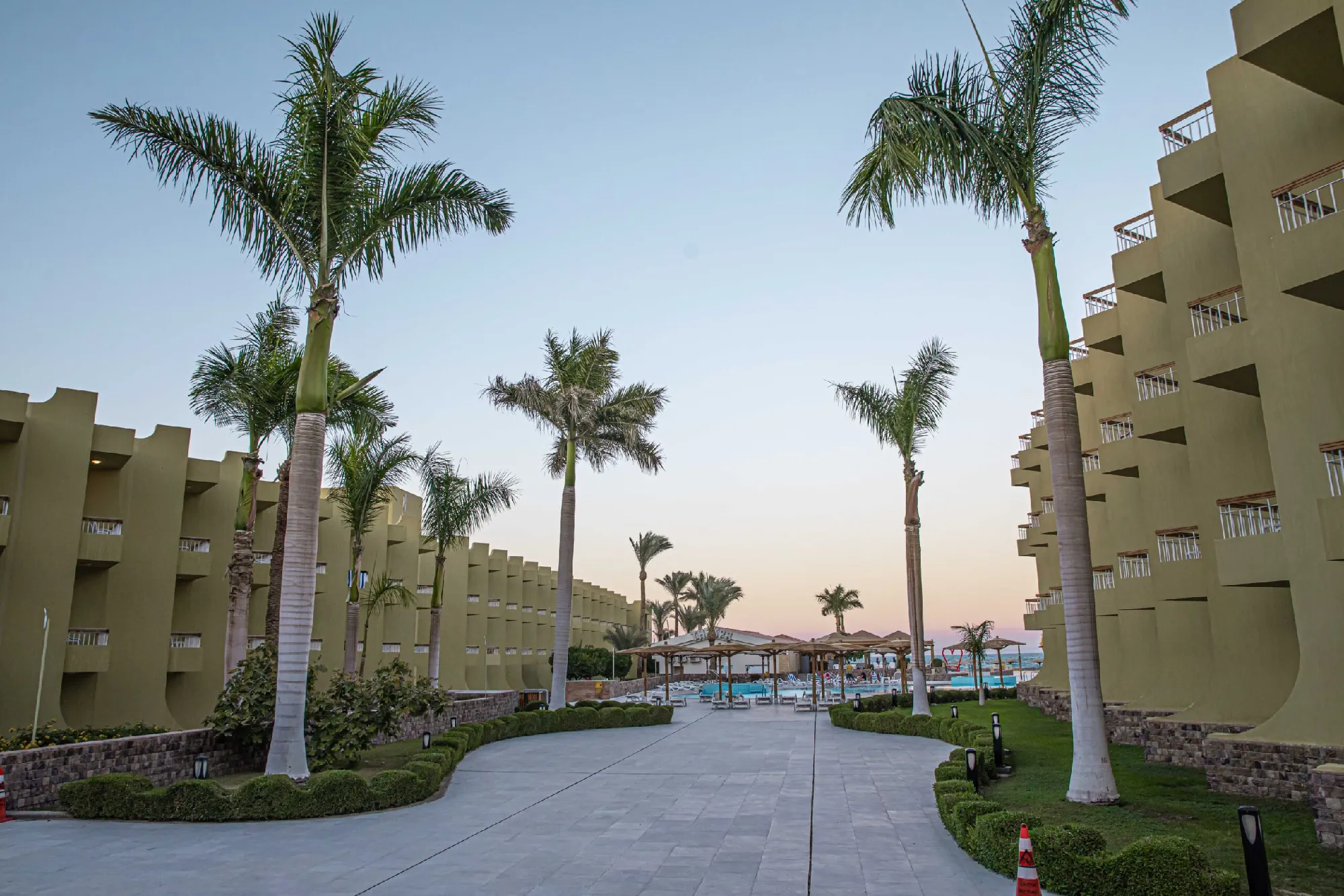 Nilkreuzfahrt & Baden 5***** Nile Crown III (neu renoviert) & 5***** Creek Hotel & Residences El Gouna