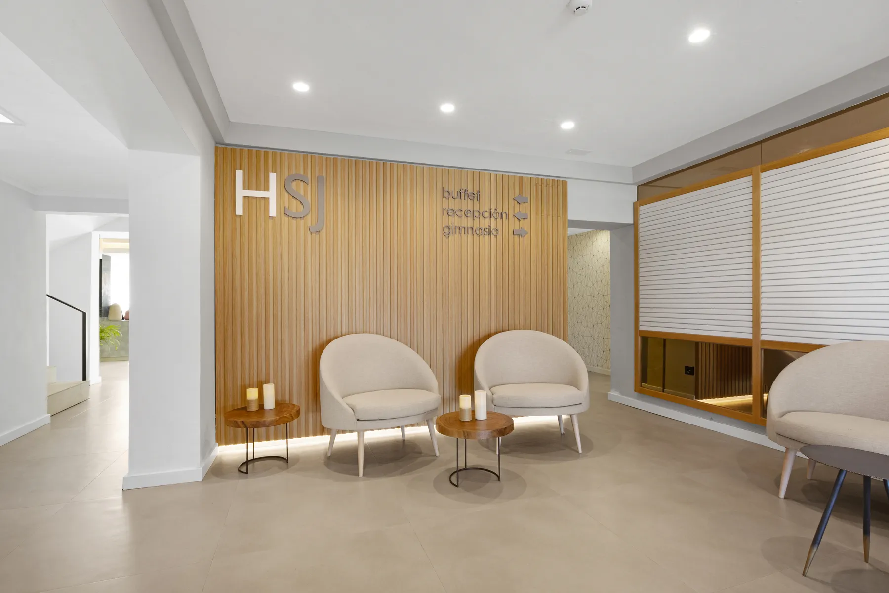 Sant Jordi Hotel ab/bis Linz oder Graz