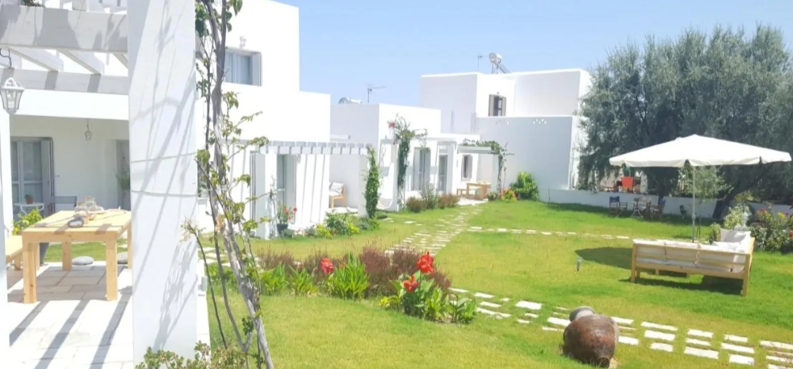 Akrotiri Villas
