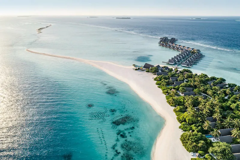 Four Seasons Resort Maldives at Landaa Giraavaru tour offer cover