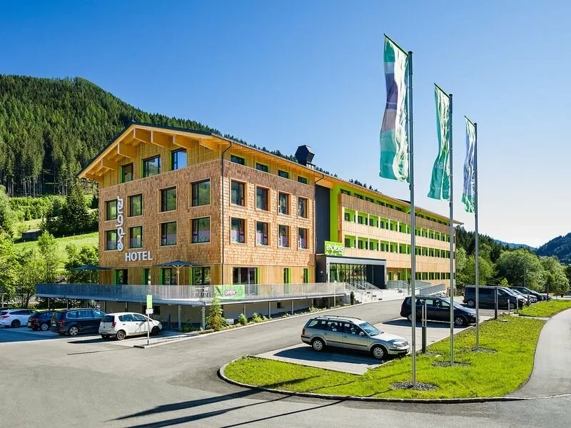 Explorer Hotel Bad Kleinkirchheim tour offer cover