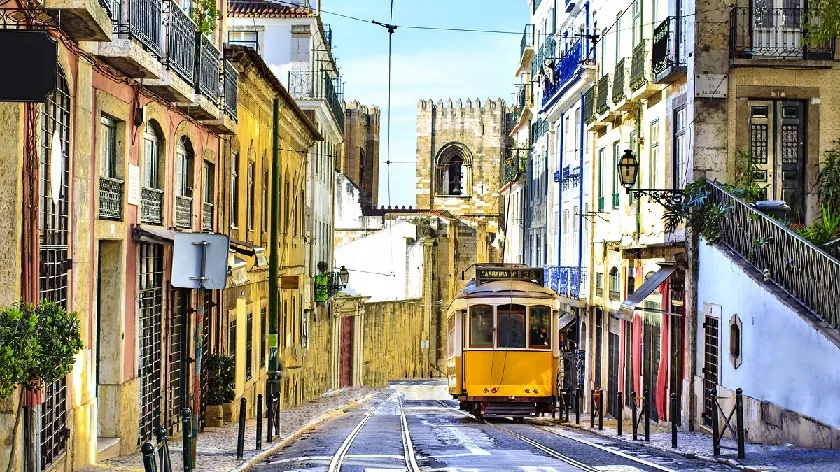 Hotels in Lissabon entdecken background image