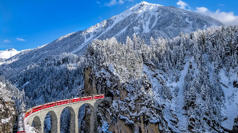 Schweiz: GoldenPass Tour Berge & Seen Winterromantik - Zugrundreise inkl. An-/Rückreise im ÖBB Nightjet tour offer cover